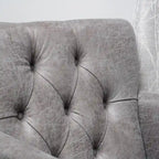 Fauteuil club capitonné Slate 28 avec clous de tapissier