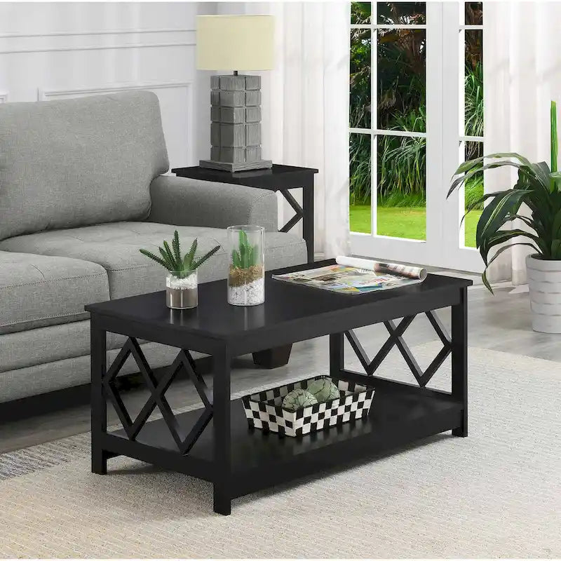 Table basse à deux niveaux avec découpes en losange, coloris noir/blanc/gris et étagère inférieure
