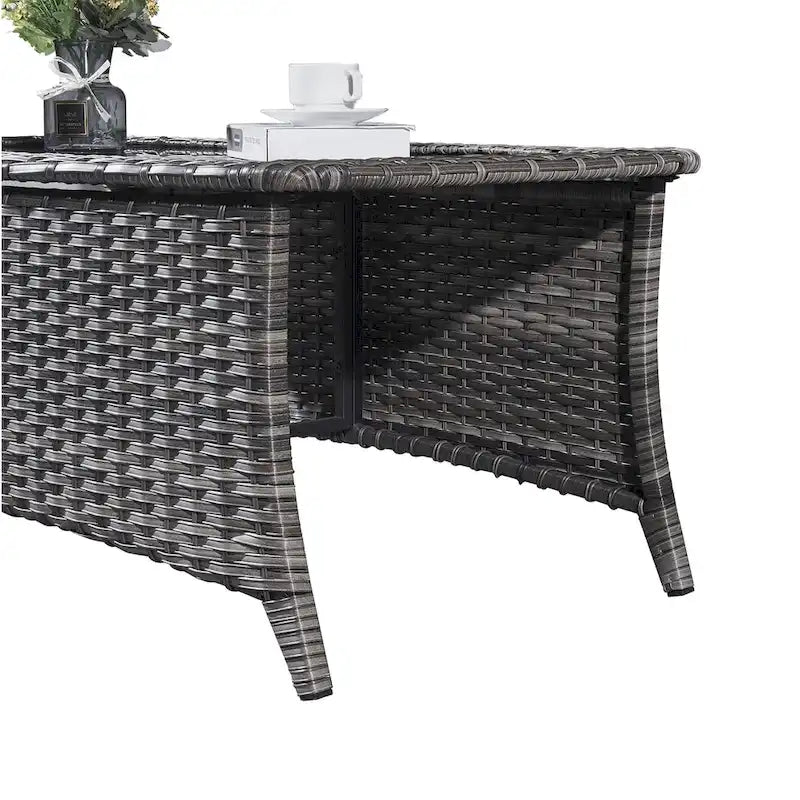 Table basse d'extérieur en rotin gris avec plateau en verre trempé