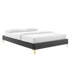 Lit plateforme simple en velours de performance touffeté ambre