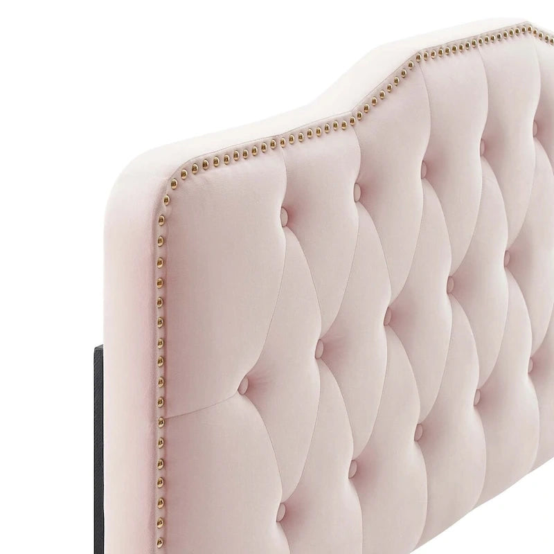Lit plateforme simple en velours de performance touffeté ambre