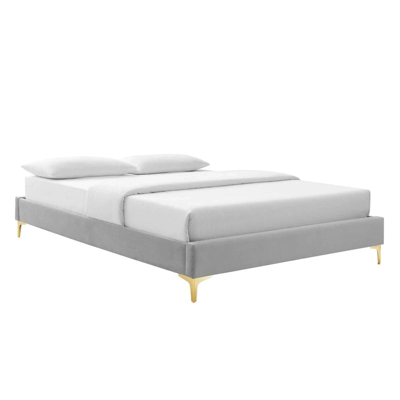 Lit plateforme simple en velours de performance touffeté ambre