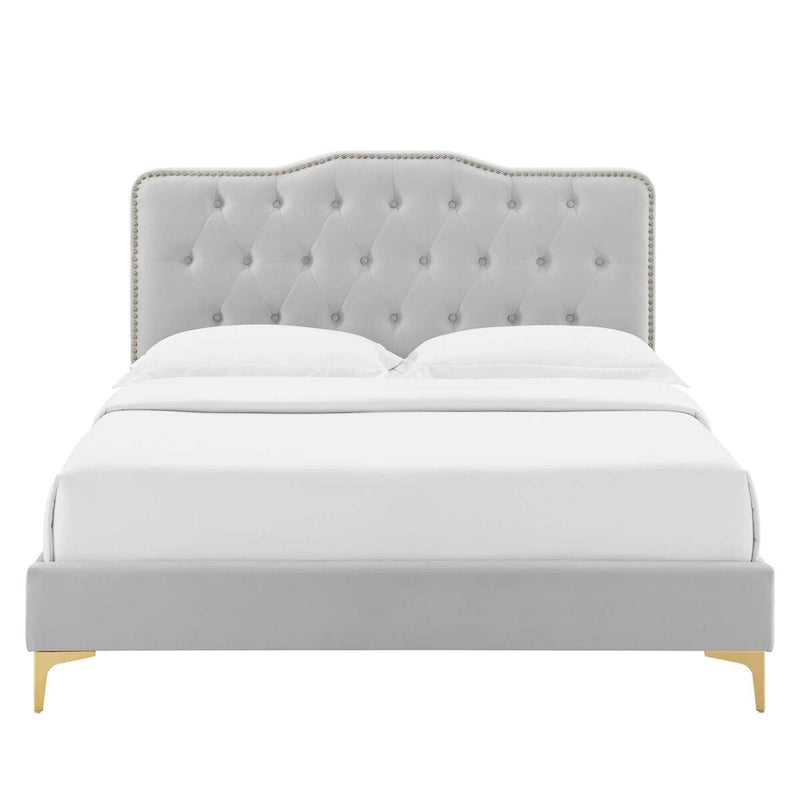 Lit plateforme simple en velours de performance touffeté ambre